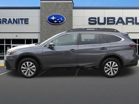 Used 2020 Subaru Outback Premium image 7