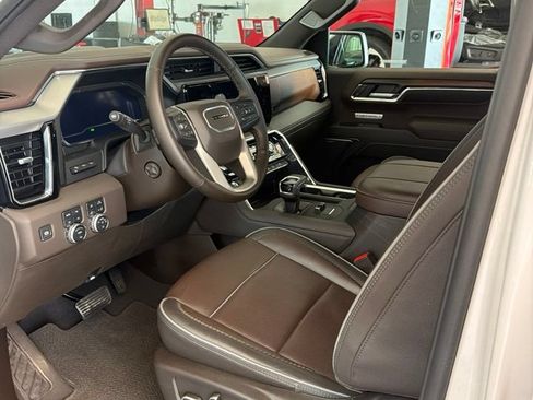 Used 2024 GMC Sierra 1500 Denali w/ Denali Reserve Package AWD/4WD image 2