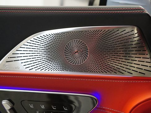 Used 2025 Mercedes-Benz SL 63 AMG 4MATIC image 31