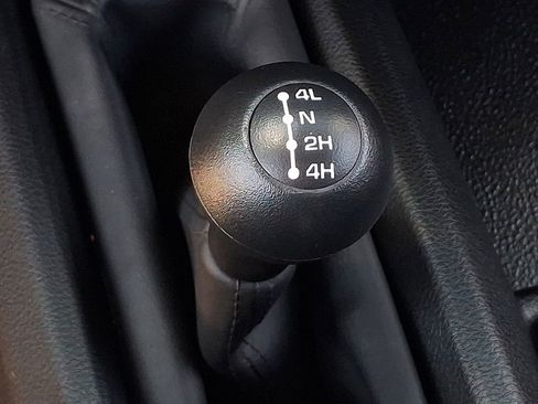 Used 2024 RAM 2500 Tradesman w/ Chrome Appearance Group image 21