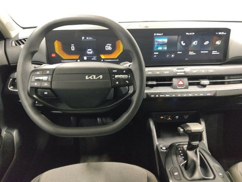 Used 2025 Kia K4 FWD image 22
