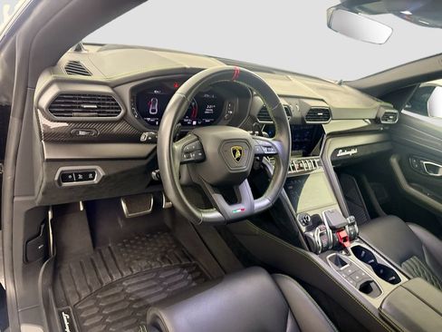 Used 2024 Lamborghini Urus Performante AWD/4WD image 9