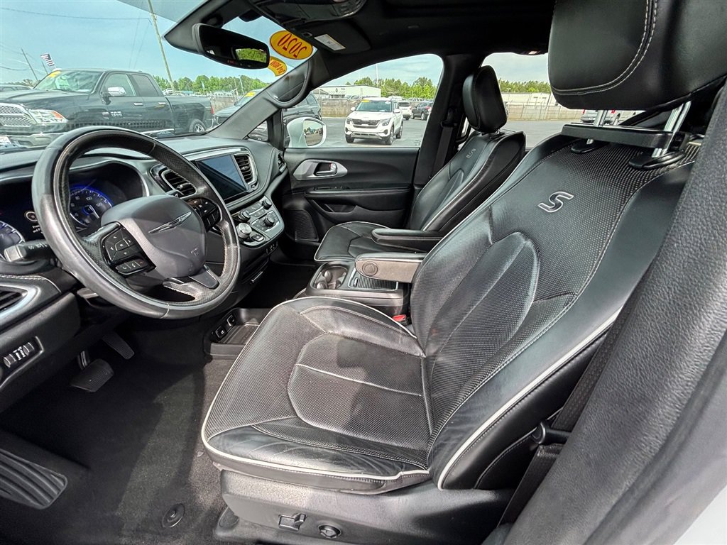 Used 2020 Chrysler Pacifica Limited w/ S Appearance Package FWD image 14