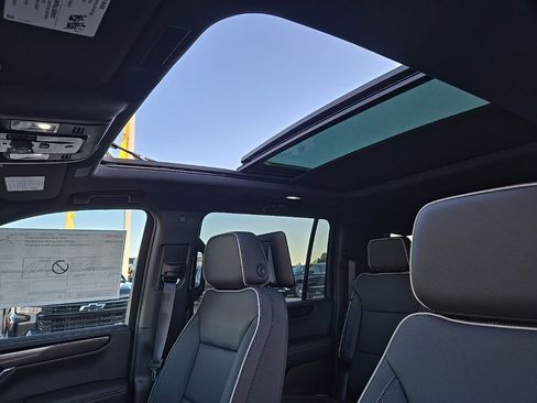 New 2026 GMC Yukon XL Elevation w/ Elevation Premium Package image 30