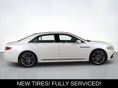 Used 2017 Lincoln Continental Select w/ Climate Package AWD/4WD image 2