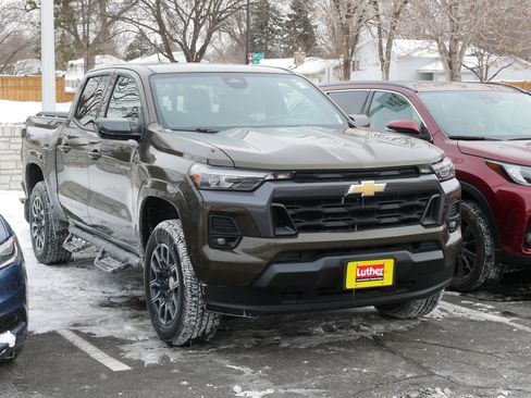 Used 2023 Chevrolet Colorado LT w/ LT Convenience Package III image 3