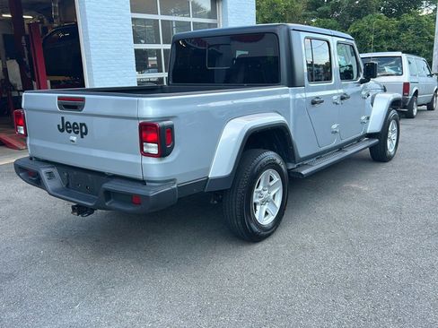 Used 2023 Jeep Gladiator Sport image 7
