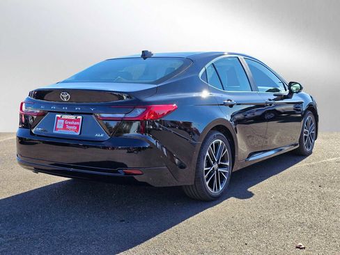 Used 2026 Toyota Camry XLE image 3