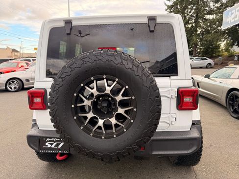 Used 2018 Jeep Wrangler Unlimited Rubicon AWD/4WD image 4