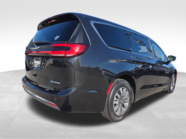 Used 2024 Chrysler Pacifica Limited FWD image 15