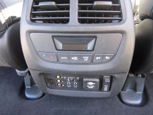 Used 2016 Honda Pilot Touring image 19