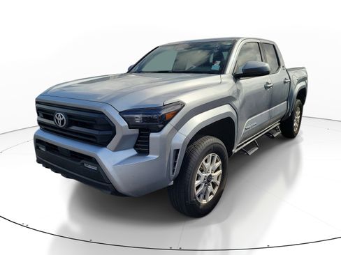 Used 2024 Toyota Tacoma SR5 RWD image 3