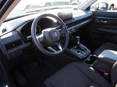 Used 2023 Honda CR-V LX image 3