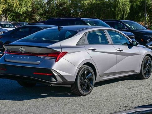 New 2026 Hyundai Elantra Sport image 4
