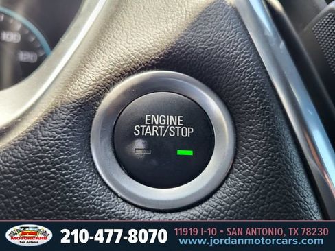 Used 2023 Chevrolet Traverse LT FWD image 26