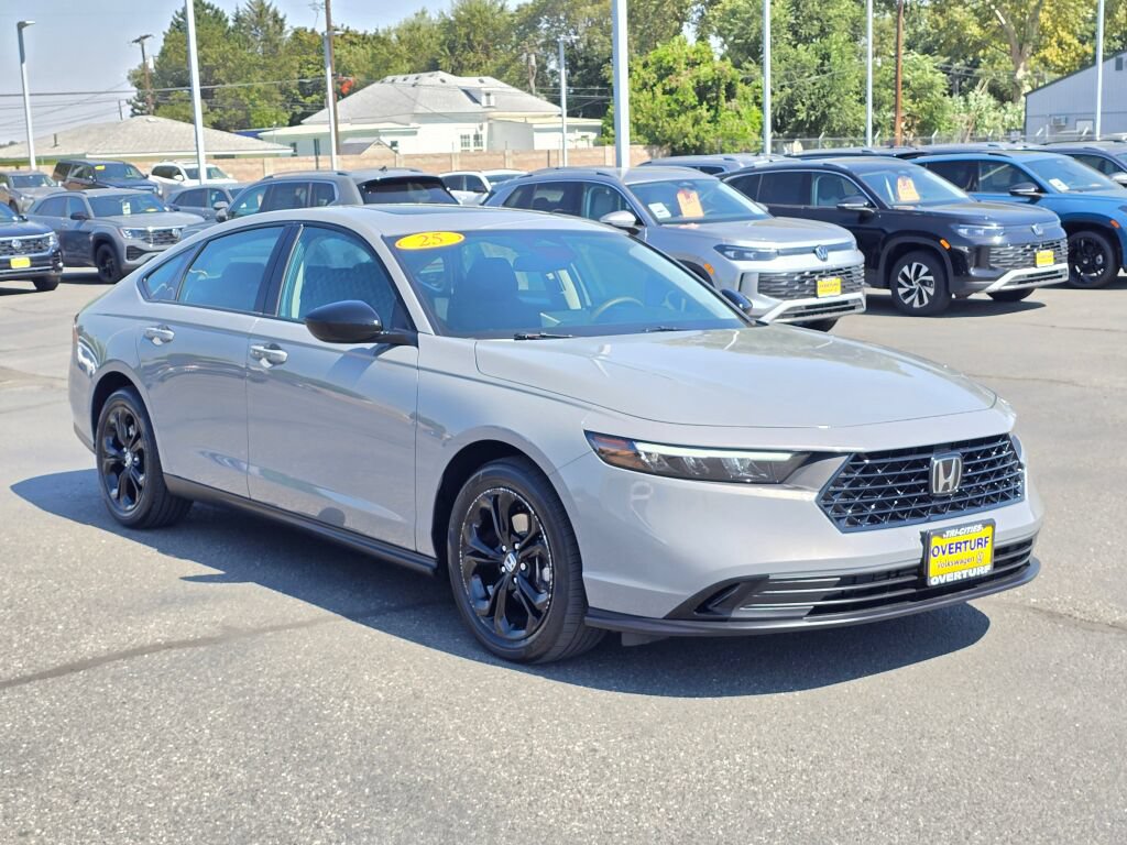 Used 2025 Honda Accord SE image 8