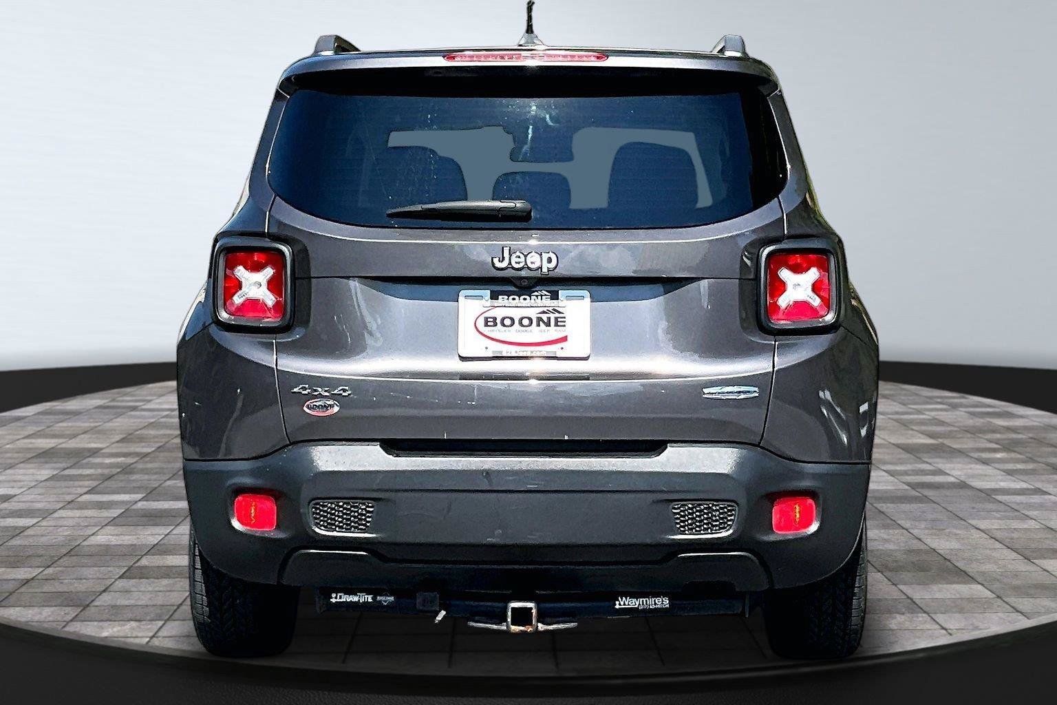 Used 2017 Jeep Renegade Latitude AWD/4WD image 4