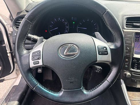 Used 2013 Lexus IS 250C w/ Luxury Pkg RWD image 17