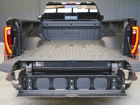 Used 2024 GMC Sierra 3500 SLT w/ SLT Convenience Package AWD/4WD image 45