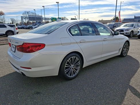 Used 2019 BMW 530i xDrive w/ Convenience Package image 4