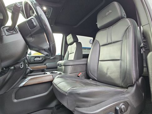 Used 2022 Chevrolet Silverado 2500 High Country w/ Z71 Off-Road Package image 13