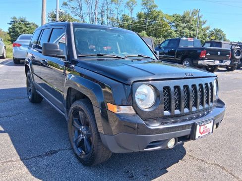 Used 2015 Jeep Patriot Sport w/ Power Value Group AWD/4WD image 3