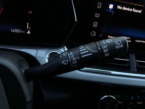 Used 2025 Chevrolet Trax LT image 35