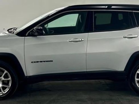 Used 2025 Jeep Compass Limited AWD/4WD image 5