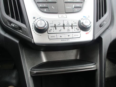 Used 2017 Chevrolet Equinox LT w/ Convenience Package AWD/4WD image 18