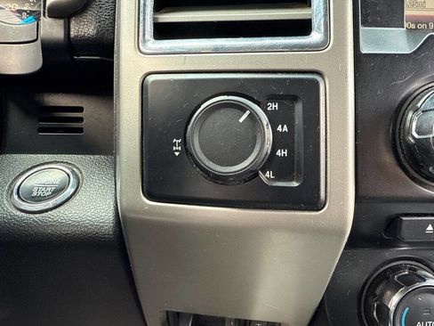 Used 2015 Ford F150 Lariat image 18