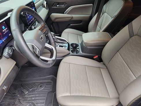 Used 2025 Chevrolet Colorado ZR2 image 4