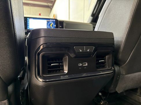 Used 2024 Chevrolet Silverado 2500 ZR2 w/ Technology Package image 43