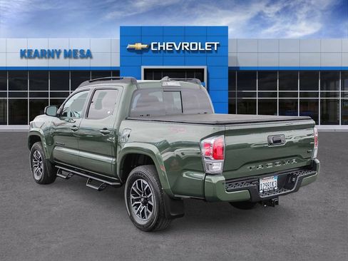 Used 2022 Toyota Tacoma TRD Sport w/ Technology Package RWD image 6
