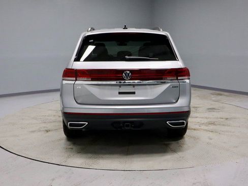 Used 2025 Volkswagen Atlas SE image 10