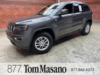 Used 2020 Jeep Grand Cherokee Laredo image 1