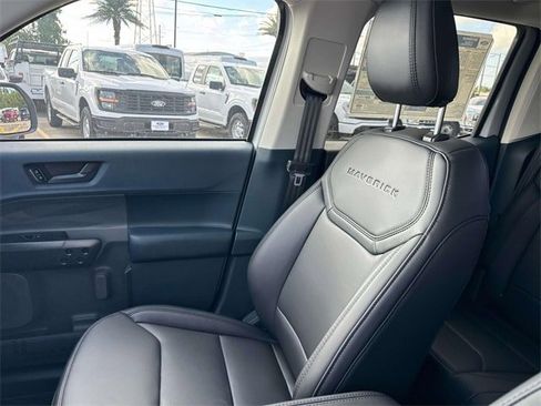 New 2025 Ford Maverick Lariat w/ Black Appearance Package image 15