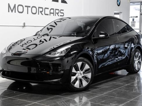 Used 2021 Tesla Model Y AWD image 7