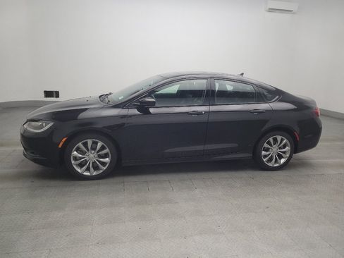 Used 2015 Chrysler 200 S w/ Navigation & Sound Group I FWD image 2