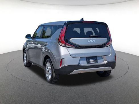 Used 2025 Kia Soul LX w/ LX Technology Package FWD image 7
