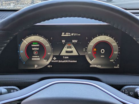 Used 2023 Nissan Ariya AWD image 17