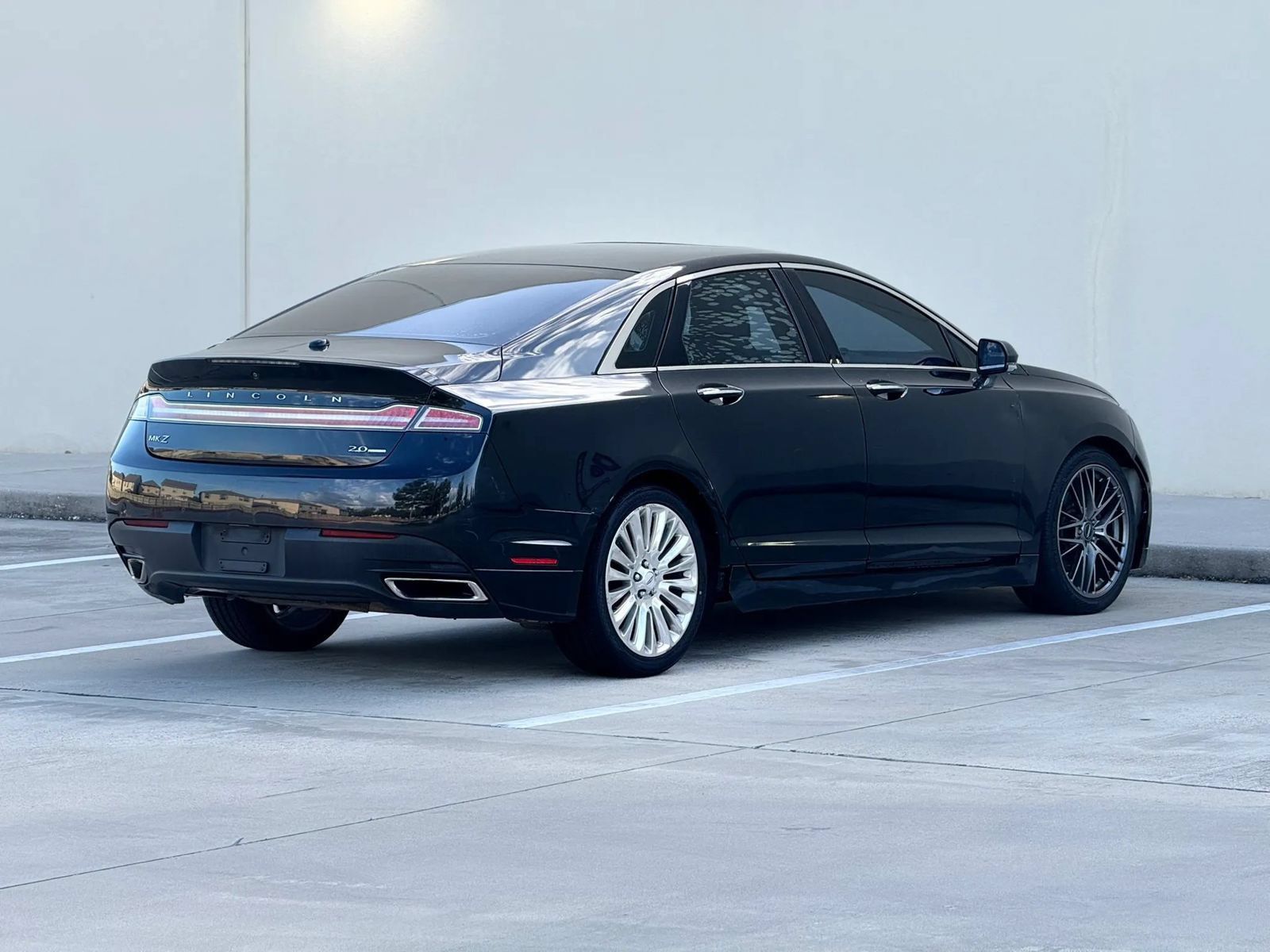 Used 2013 Lincoln MKZ FWD image 7