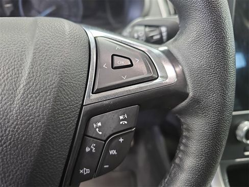 Used 2024 Ford Edge SEL image 17