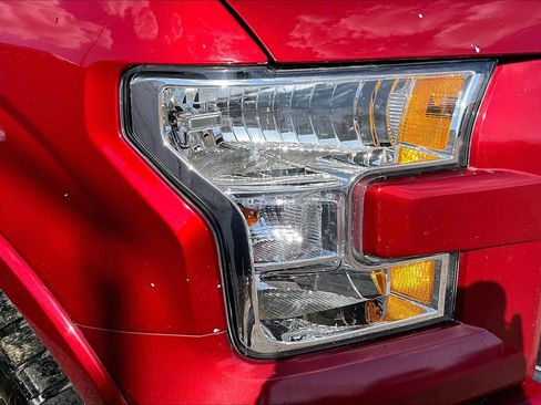 Used 2015 Ford F150 Lariat RWD image 30