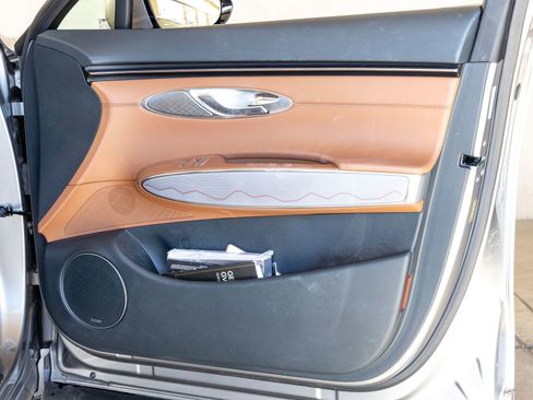 Used 2023 Genesis GV70 2.5T w/ Advanced Package image 25