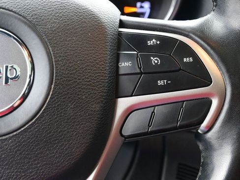 Used 2020 Jeep Grand Cherokee Limited w/ Luxury Group II image 10