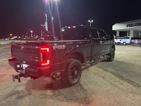 Certified 2022 Ford F250 Lariat w/ Black Appearance Package image 16