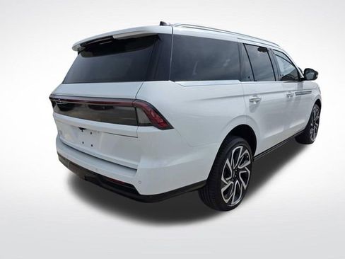 New 2026 Lincoln Navigator Reserve image 20