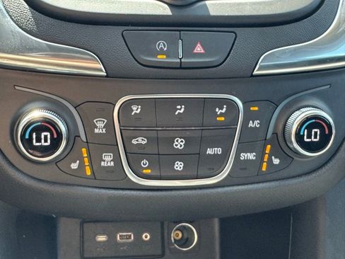 Used 2024 Chevrolet Equinox LT w/ LPO, Floor Liner Package FWD image 20