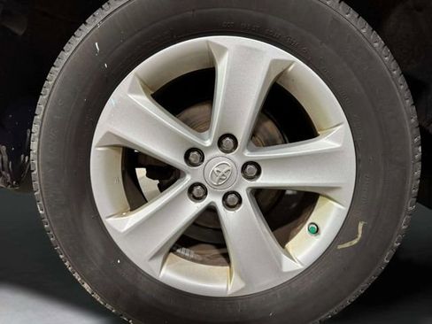 Used 2013 Toyota RAV4 XLE FWD image 33