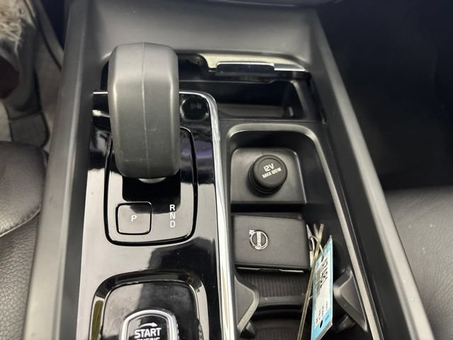 Used 2025 Volvo XC60 B5 Plus AWD/4WD image 32